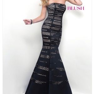 Black and Gold Mermaid Style Prom Dress.Worn once.